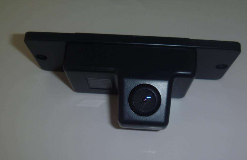 汽车全景摄像头安全性高,要不要加装?老司机带你看加装利弊