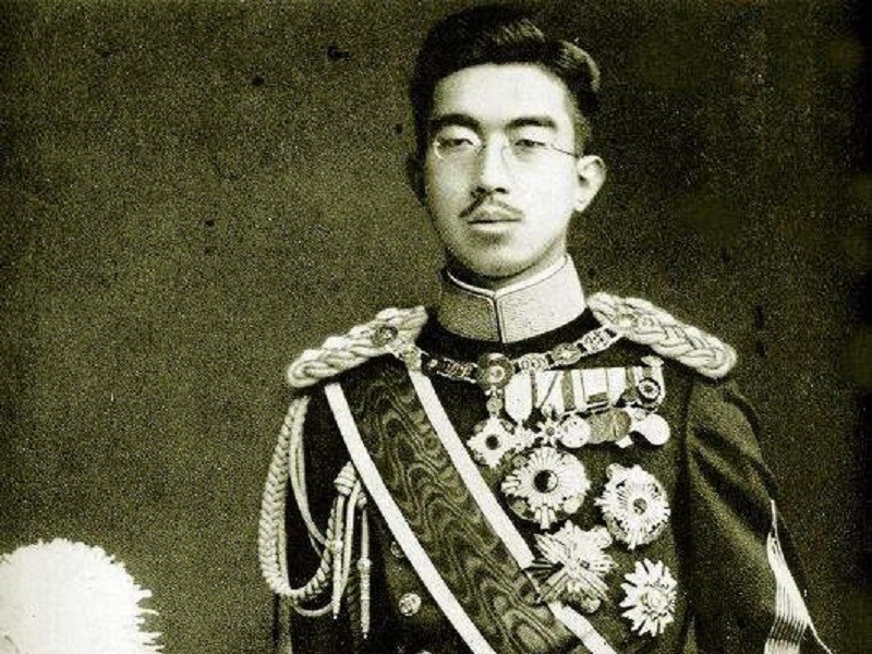 二战中日本无条件投降,天皇宣读终战诏书,为何日本人