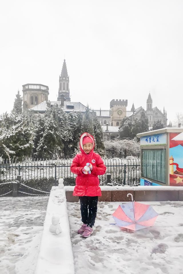 濟南迴首雪景,洪樓廣場現唯美畫卷