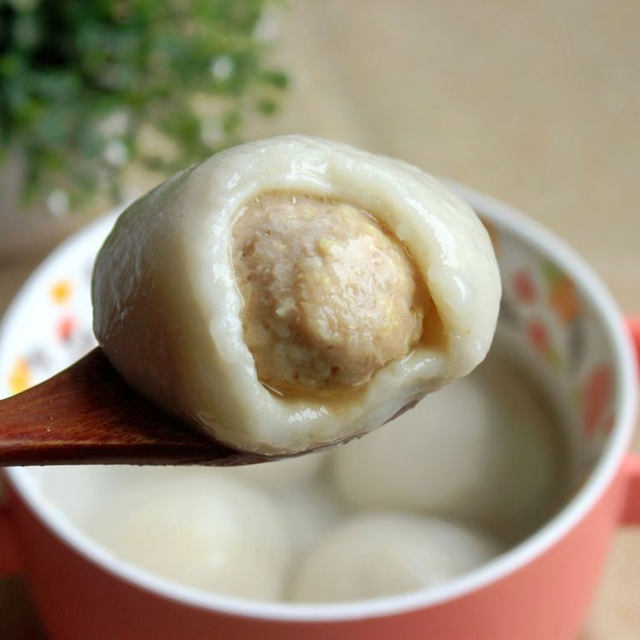 肉馅汤圆,看着好香,好美味