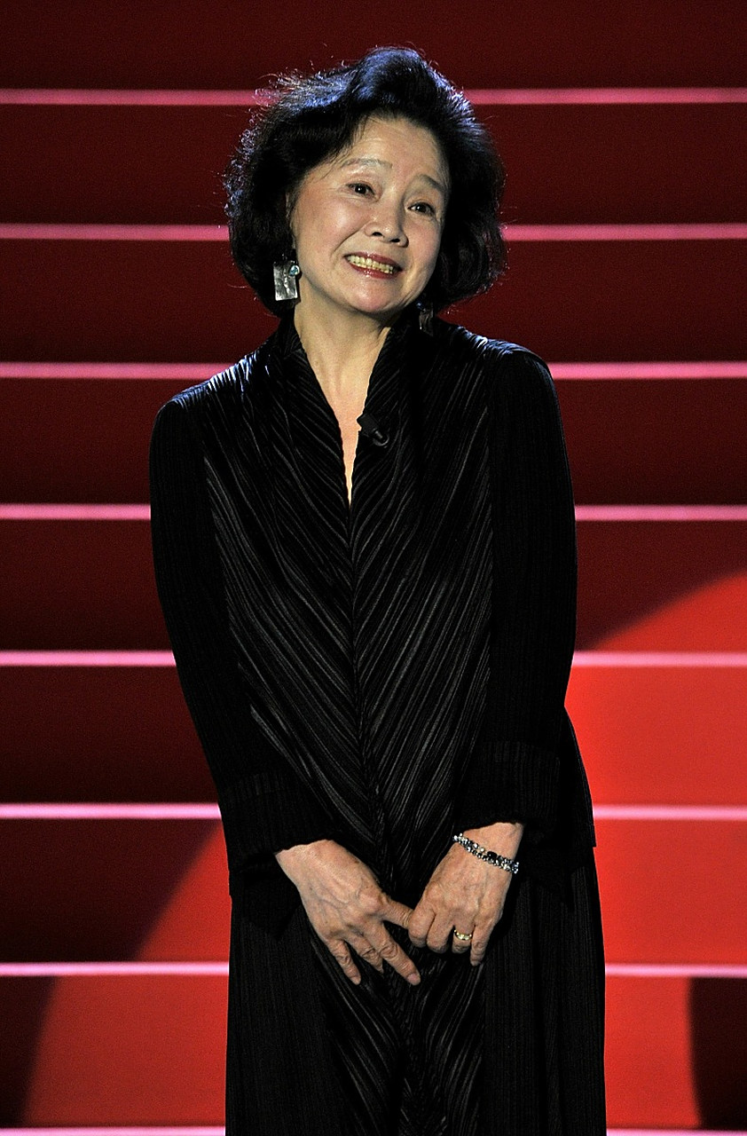 韩国演员尹静姬去世,饱受阿兹海默症折磨十余年,出道有50多年国民级女