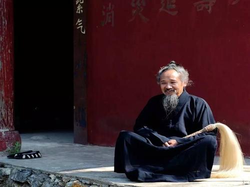 什么叫"三花聚顶"?几句话说清楚!