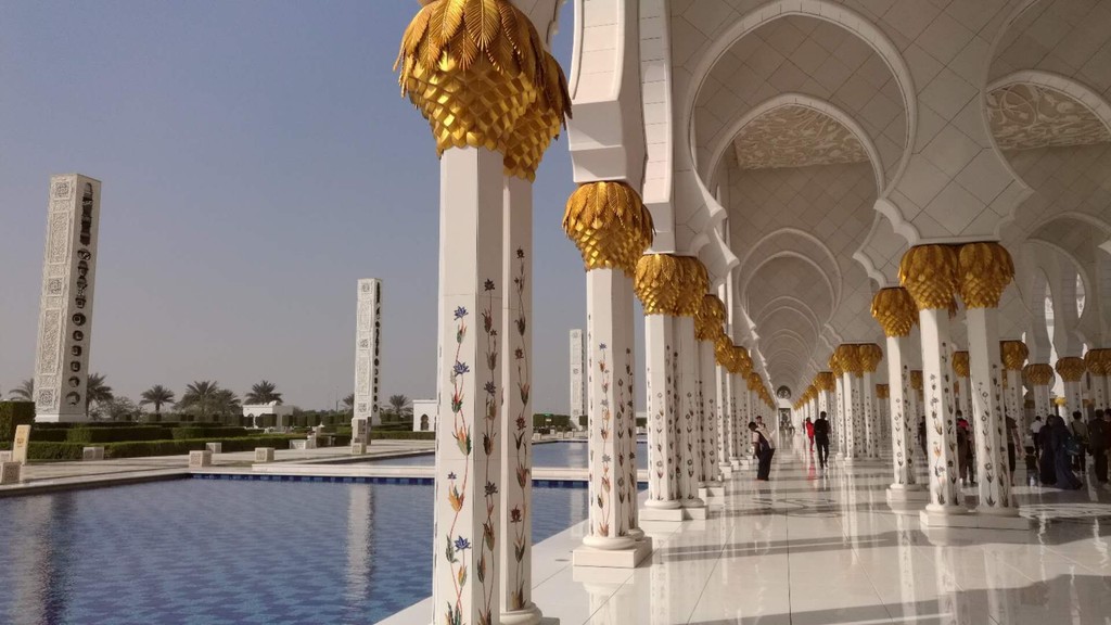 阿布扎比有座漂亮的大清真寺!