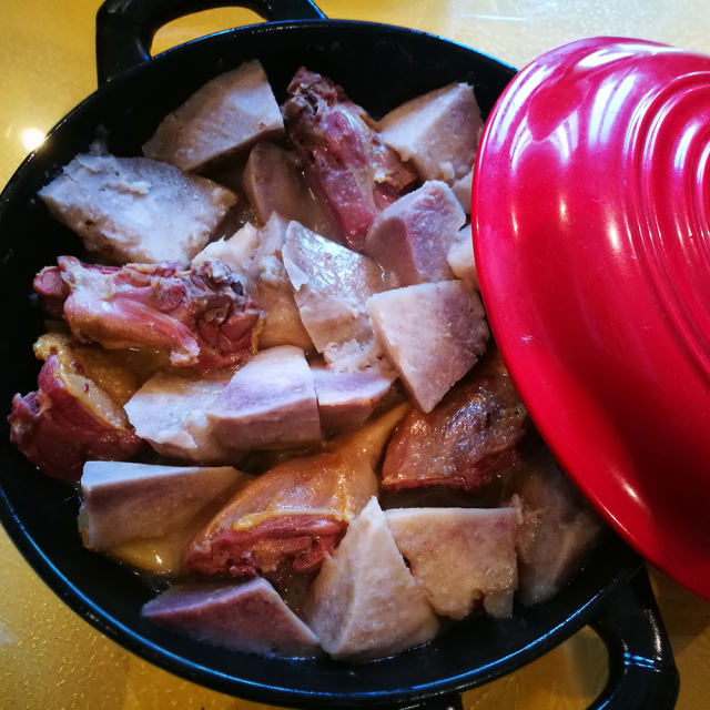 荔芋腊鸭煲,鲜香味美,做法简单,全家都爱吃