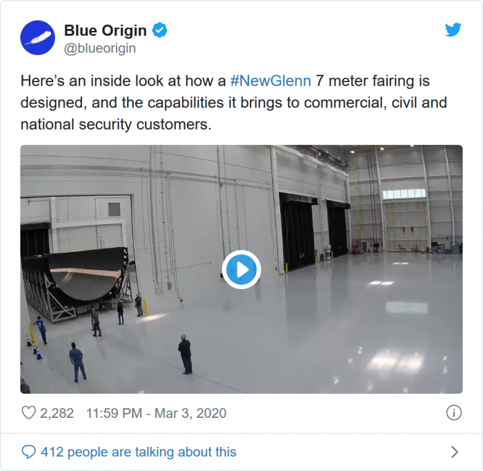 蓝色起源展示new glenn火箭大型鼻锥成品