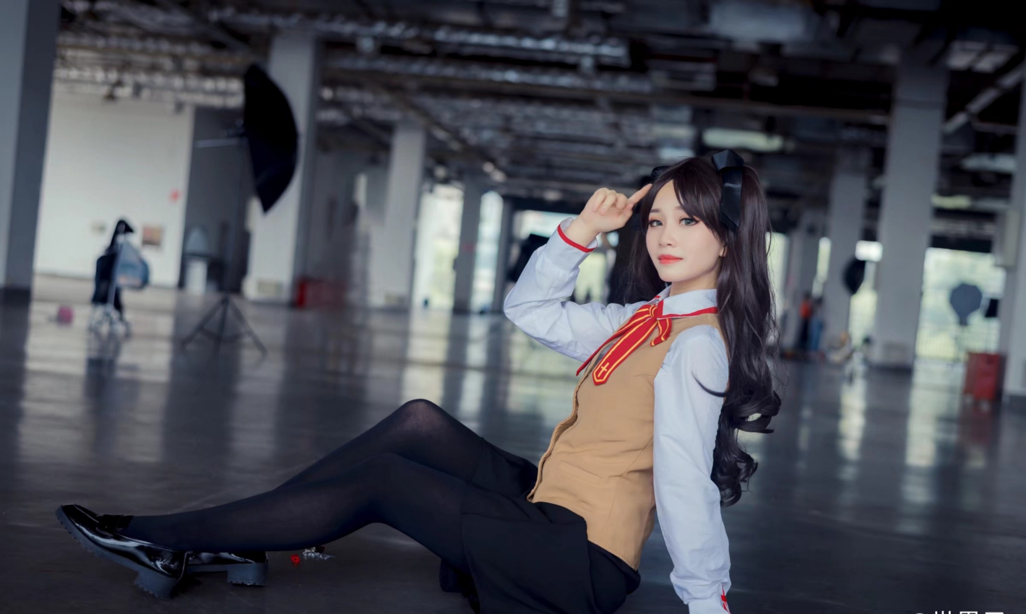 cosplay:在漫展遇见穿学生装的远坂凛,想一起去上学吗?