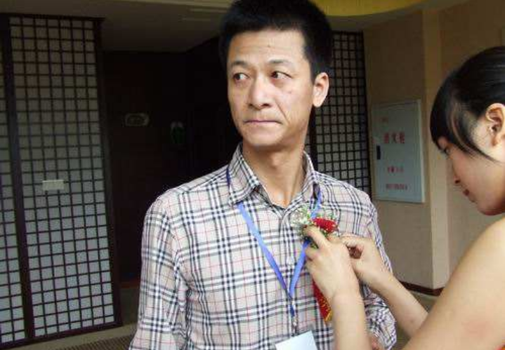 束昱辉等18人被依法控制,传销模板的直销,该不该继续存在?