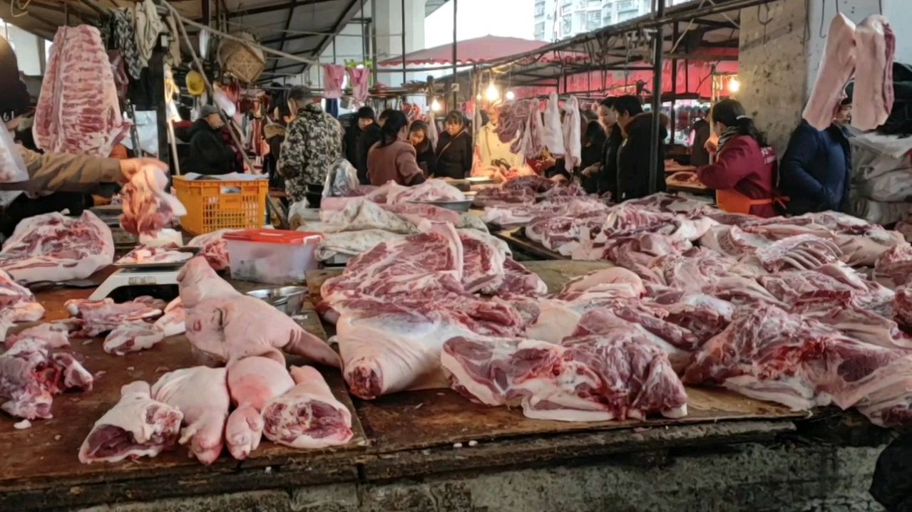 冬至后开始做香肠腊肉了,都说四川猪肉降价了,这个价格算降吗?