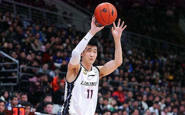 刘志轩面临的压力有很多,不过他都一一克服了,可以说成为了辽宁男篮