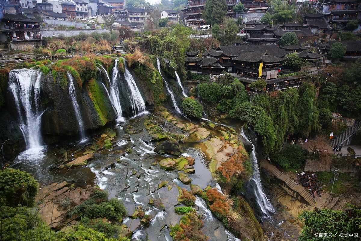 湖南湘西芙蓉鎮:一個掛在瀑布上千年古鎮,美景讓人讚歎不已