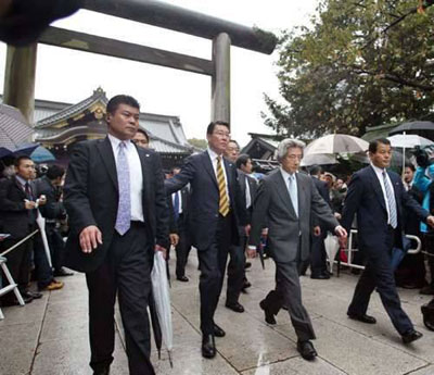 马云保镖师出名门,李晨女友出门带一群,他身价无数从不带保镖!
