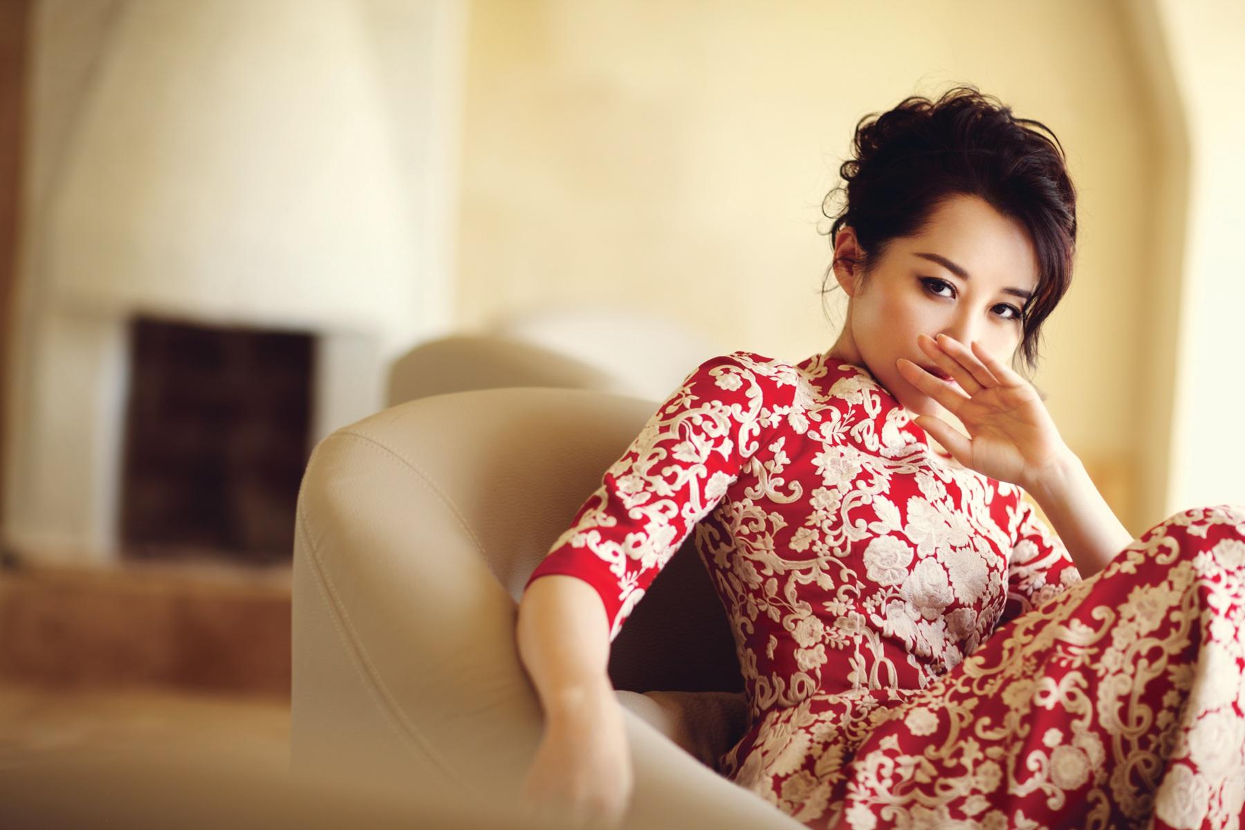 许晴应该是穿旗袍最美女明星,光这腰扭的幅度,一般人就学不来!