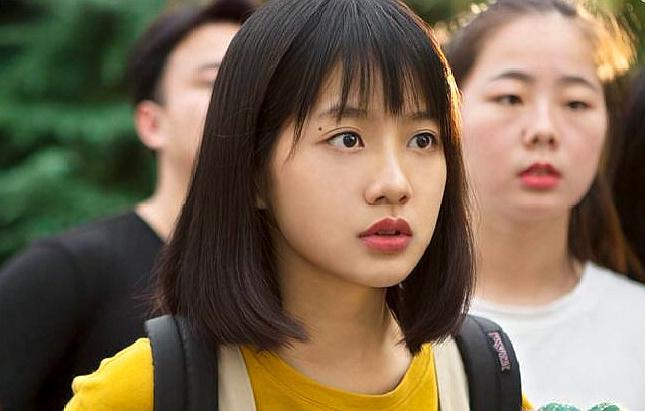 《独家记忆》是一部高甜的青春剧,但是女主薛桐却不是以往那种娇小的