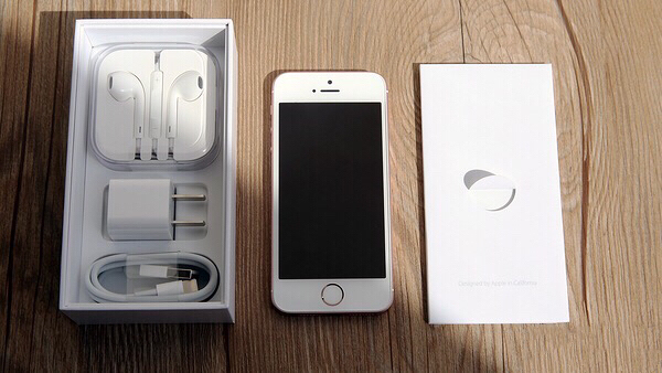 在iphone 5s上搭载了苹果公司的a7的处理器以及m7运动协处理器.