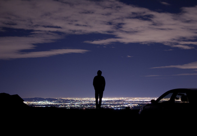 一个人很累的伤感爱情短语,深情催泪,勾起了伤心的往事!