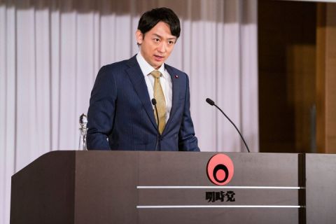 组图:《丑闻专门律师queen》公开剧照 竹内结子要离职事务所