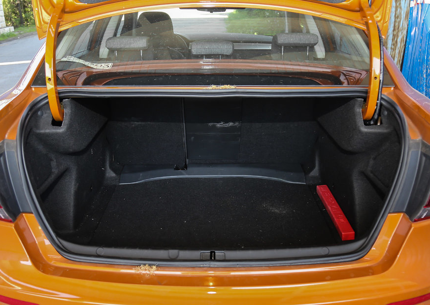 观致3 gt-1.6t dct致悦型,颜值非常的在线,给人满满的驾驶欲望