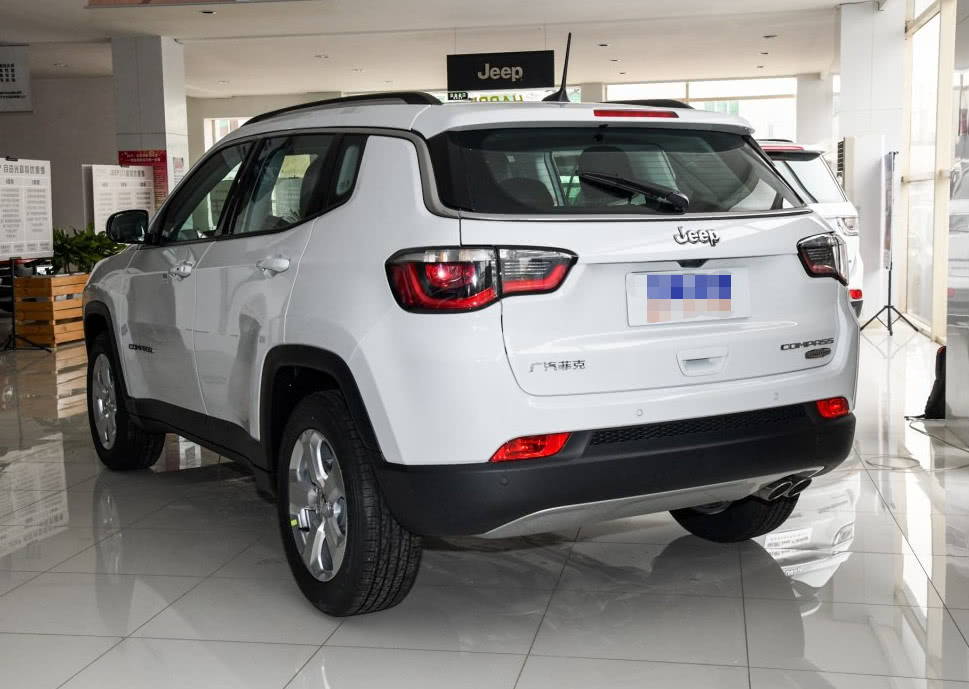 jeep指南针新颜出镜,不足16万,气场很足,网友:惹人爱!