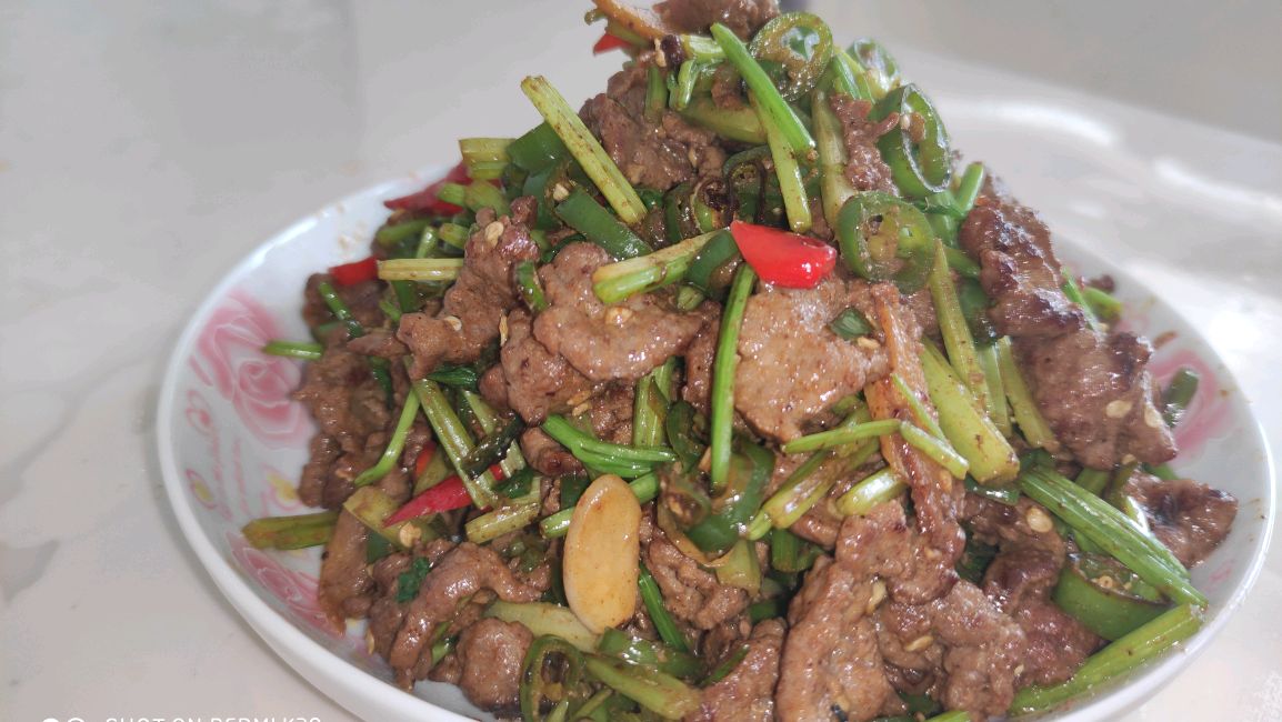 经典湘菜,小炒黄牛肉家常版,香辣开胃,一锅成菜,制作非常简单