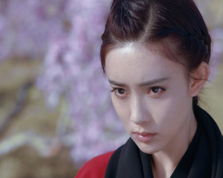 冷艳美人叶红鱼自从降下修为 连讨厌的罗克敌都对她心生歹意