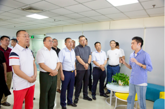 为促进会员企业发展,西安市定边商会领导莅临汇通科技指导工作