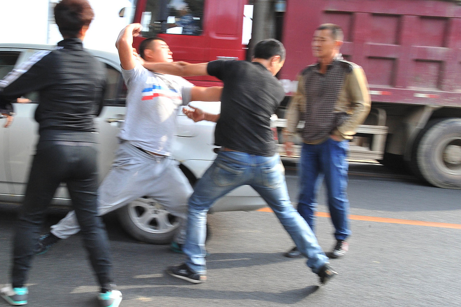 对于浏阳市荷花街道工作人员上户沟通工作过程中跟当