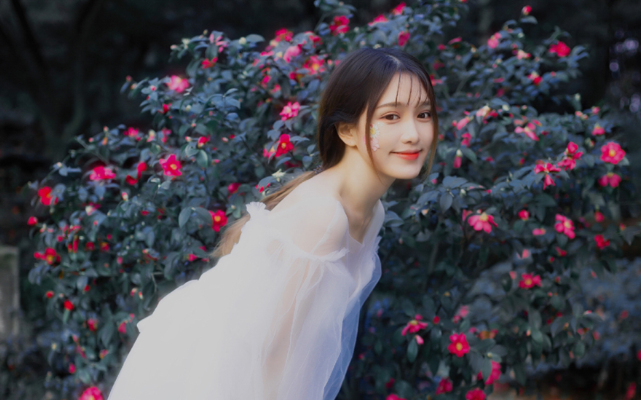 追求者众多的3星座女,气质和颜值非常高,很吸引异性的目光