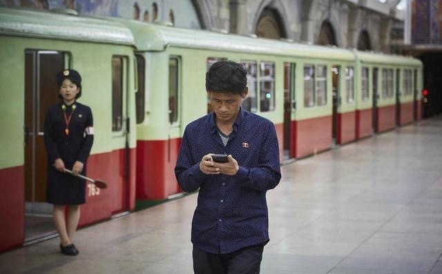 盘点朝鲜富豪们的"象征",用得起手机的人少之又少