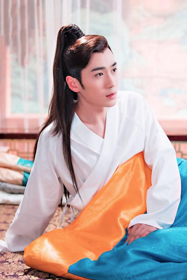 朱一龙穿越到古代,定是古代四大美男子,每一个古装照都气质非凡
