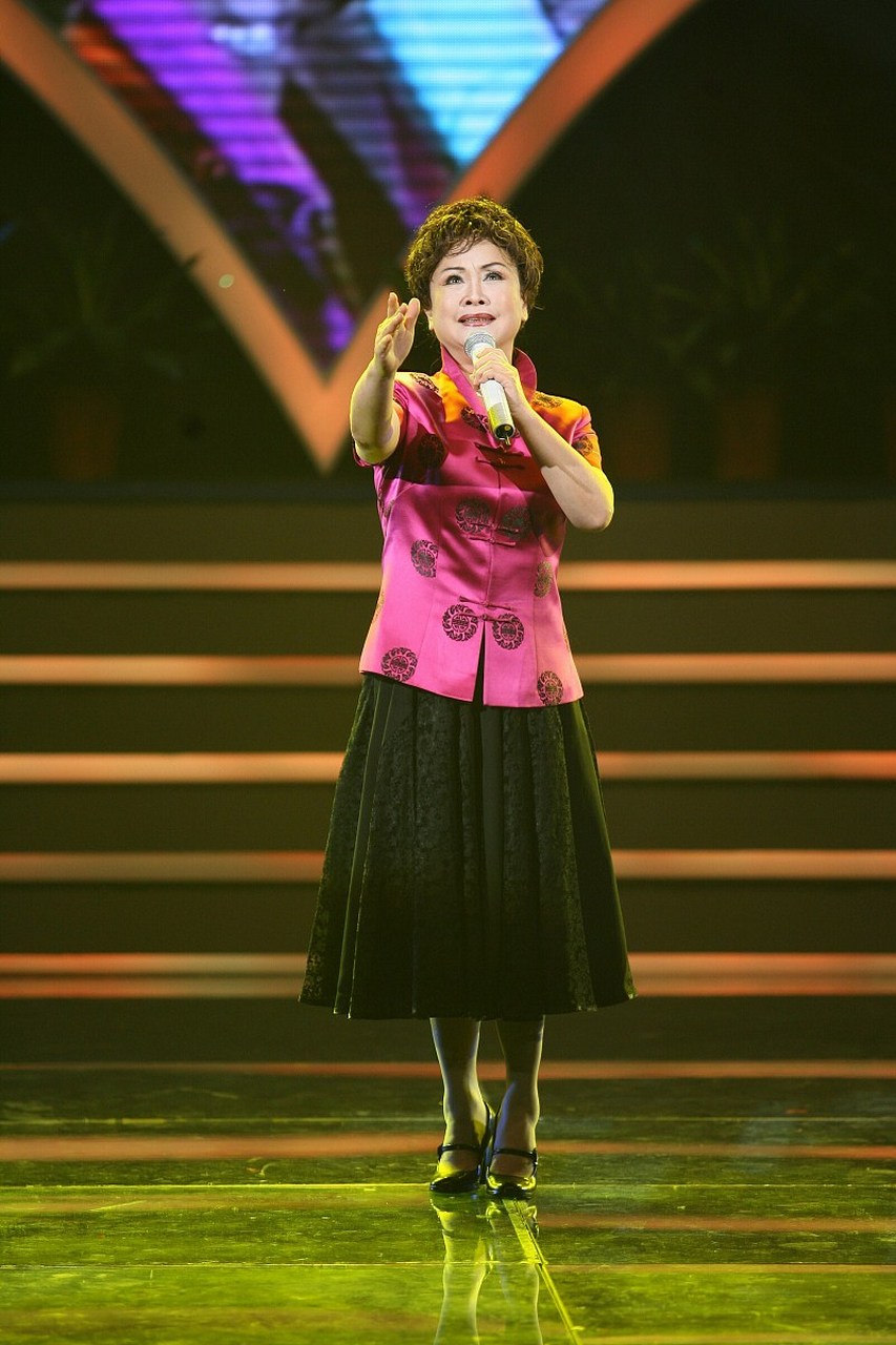 当年,德艺双馨的民族歌唱家李谷一,曾经如此评价邓丽君:"她不过是台湾