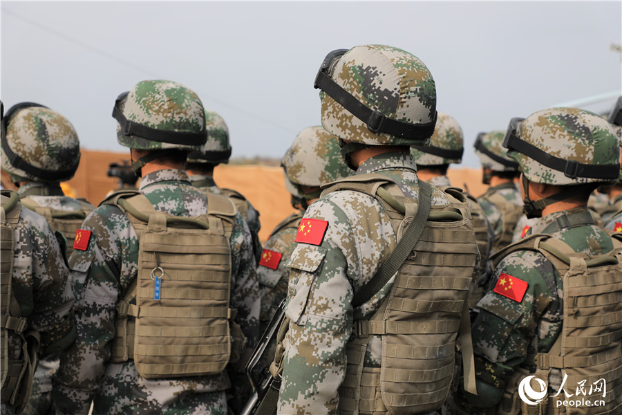 中巴两国陆军在巴境内开展联合反恐作战演练