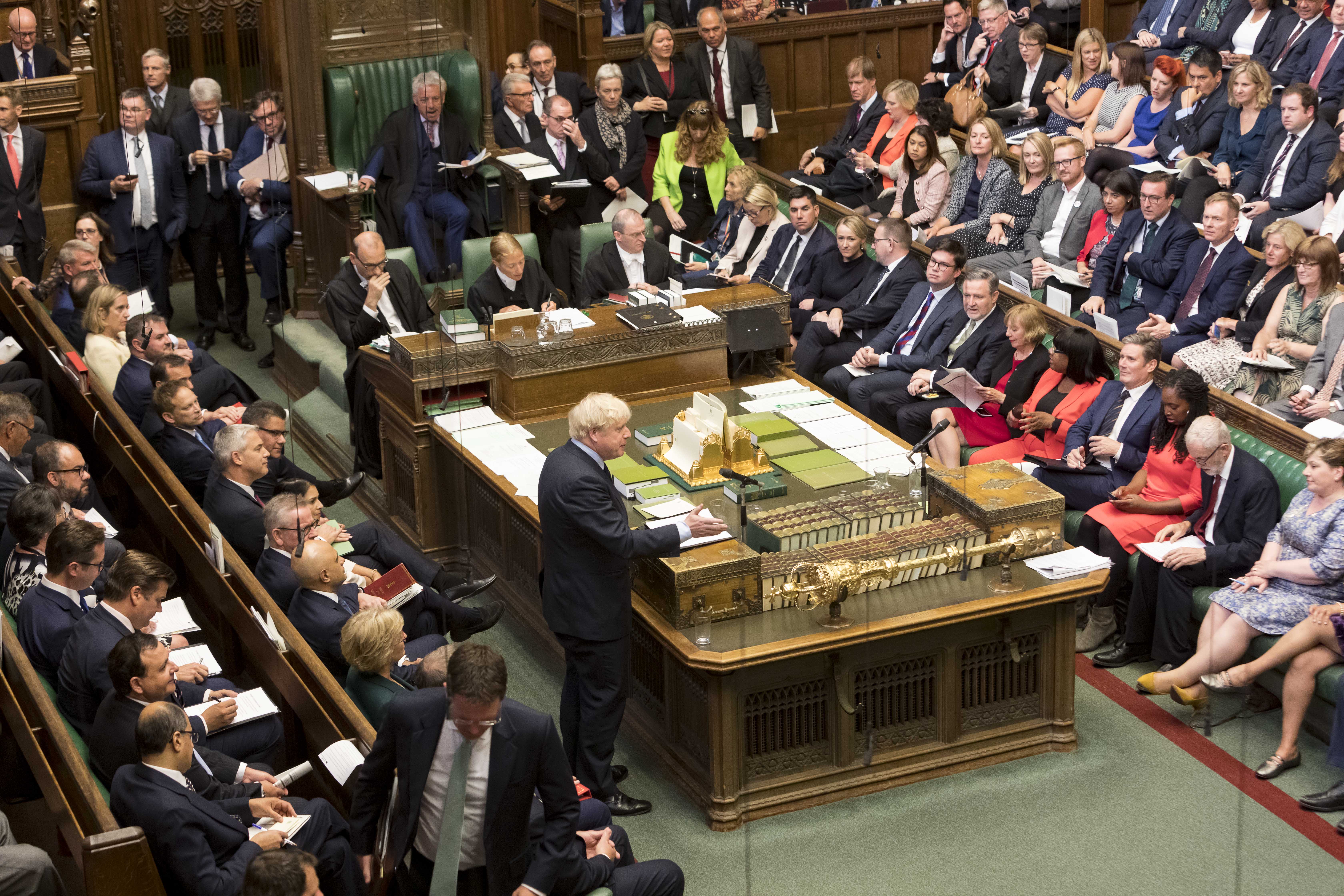 英国议会夺取议程控制权 约翰逊警告或将提前大选