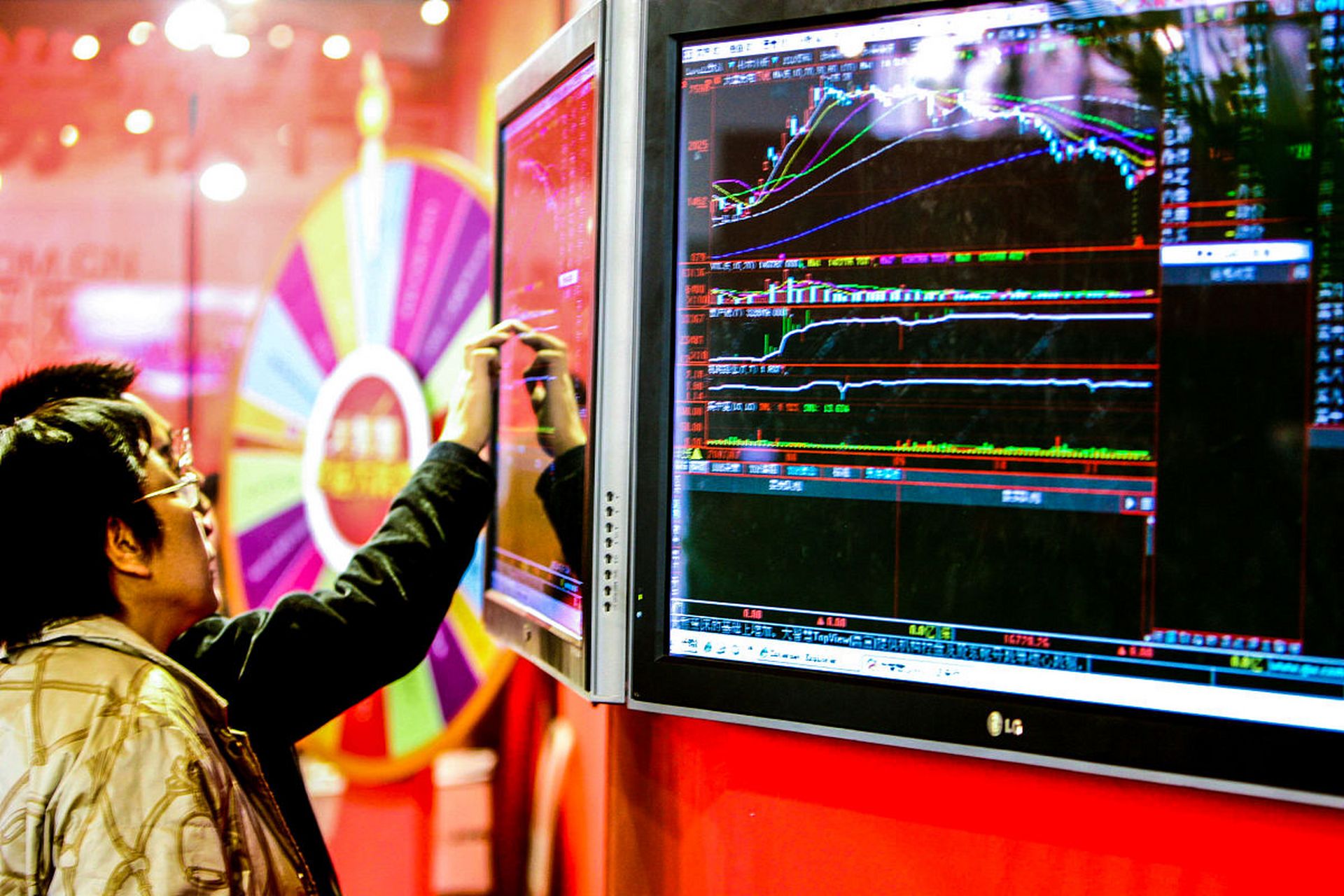 比如常年高价超募的新股ipo,比如各类原始股东