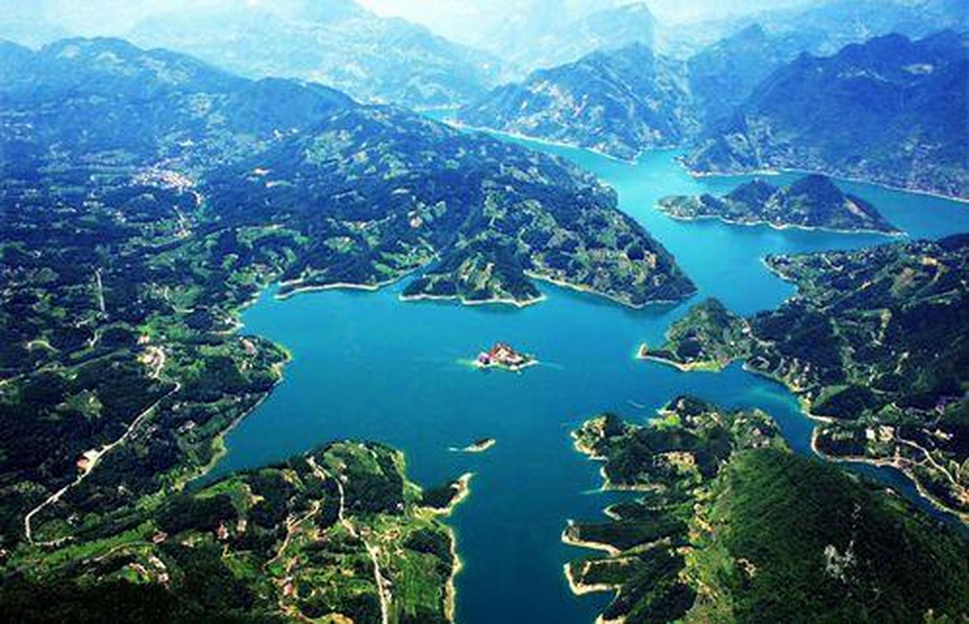 #春光中的中国#&nbsp;宜昌清江画廊旅游区:清江画廊风景区位于湖北宜昌