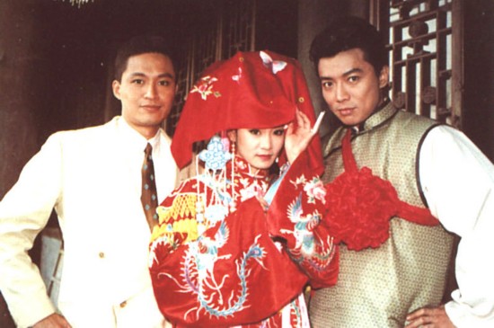 她是眼泪皇后,因渣男失去子宫,丈夫意外坠亡,一生比琼瑶剧还悲