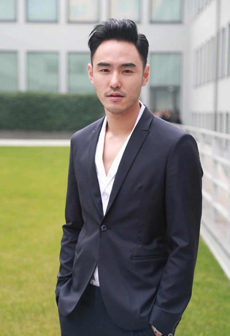 齐震扮演者是刘奕君,太渊国国公,极富野心.