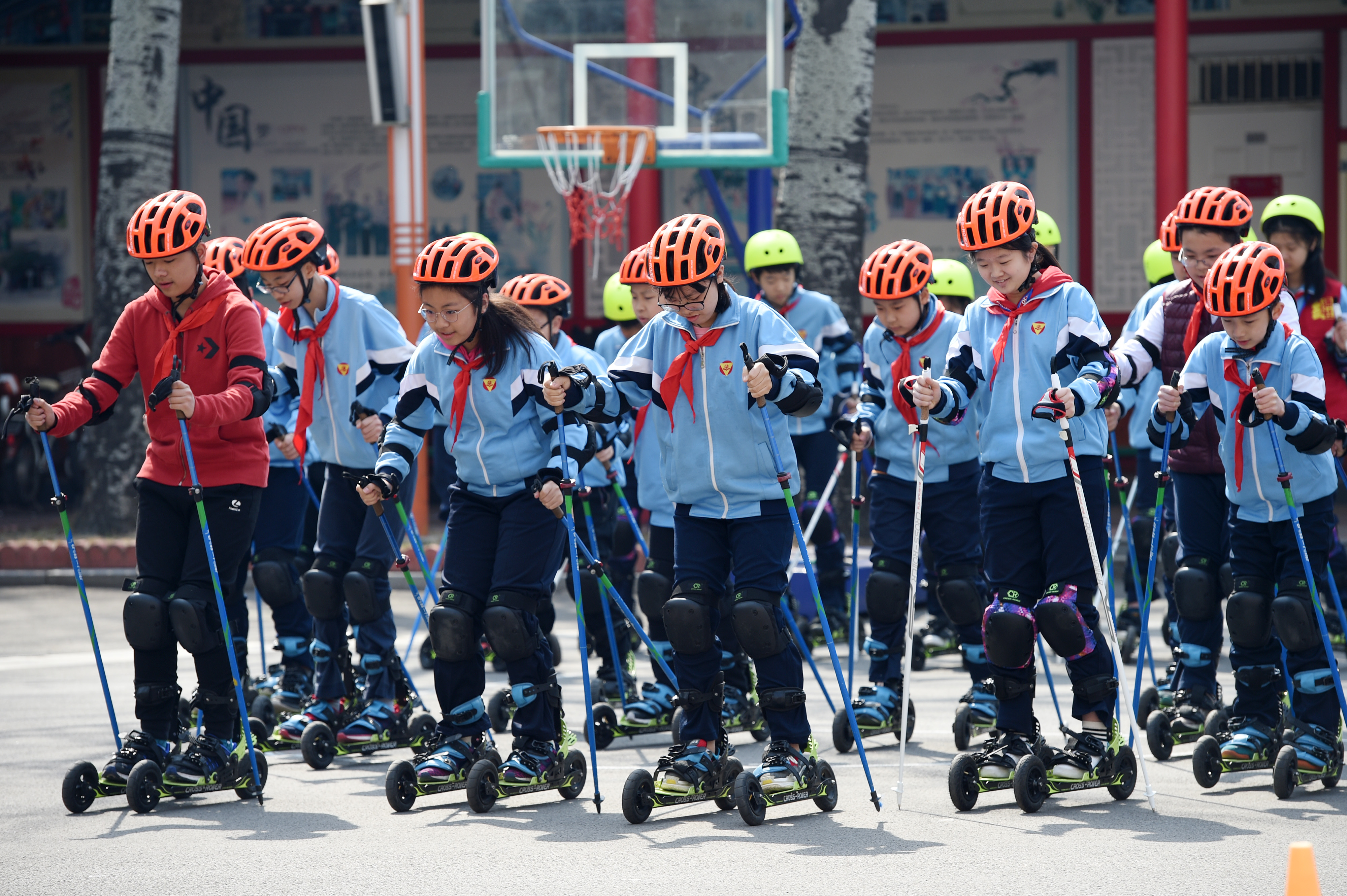 全民健身——操场上的"旱地滑雪"课(6)