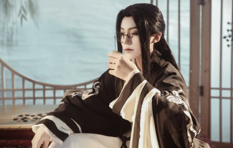 小哥哥cos《杀破狼》神还原顾昀,网友:想魂穿长庚!