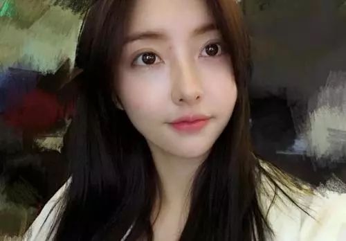 王思聪前女友豆得儿要出道?上快本脸都歪了,网友说是整容过度?