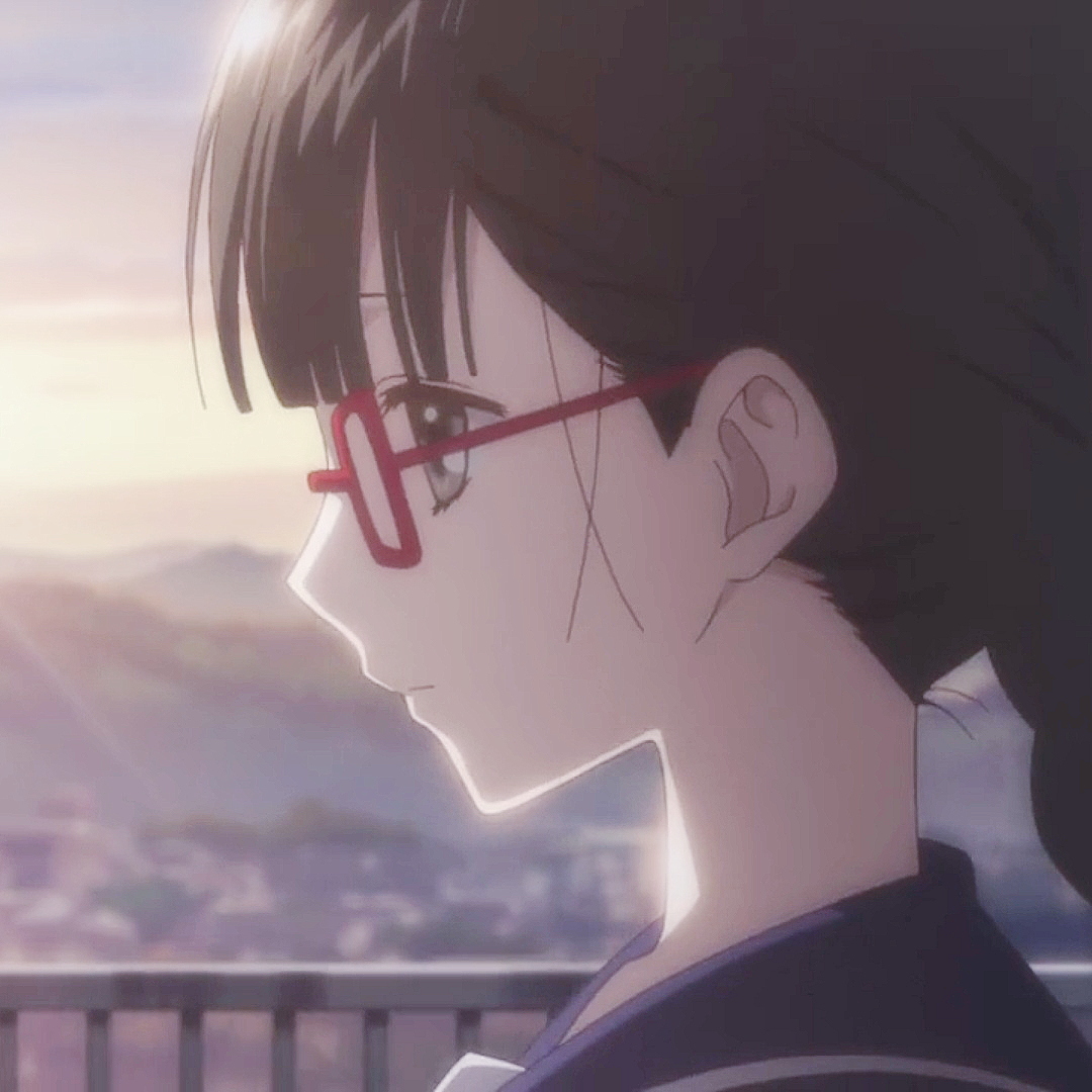 铃原泉水子是一个不懂世故而且极度怕生的女孩.