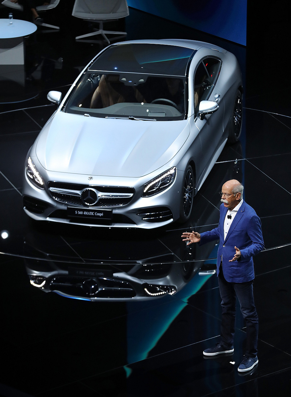 奔驰eqc这款豪华中型suv降起下来那还是非常的狠呢,居然暴跌了40万,从