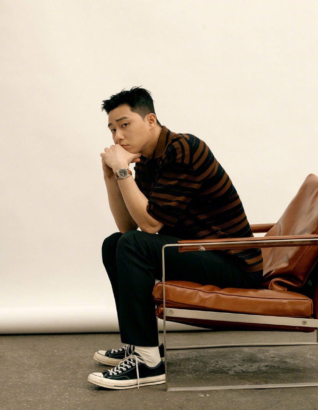 朴叙俊5月画刊大片,无法忽视的男性魅力,温柔复古帅气