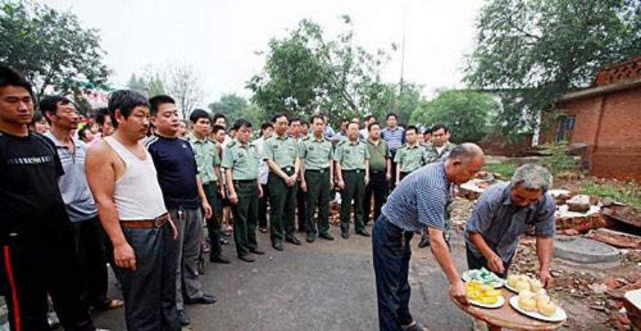 河南抗洪烈士杨强,为解救被困群众,不幸英勇牺牲!