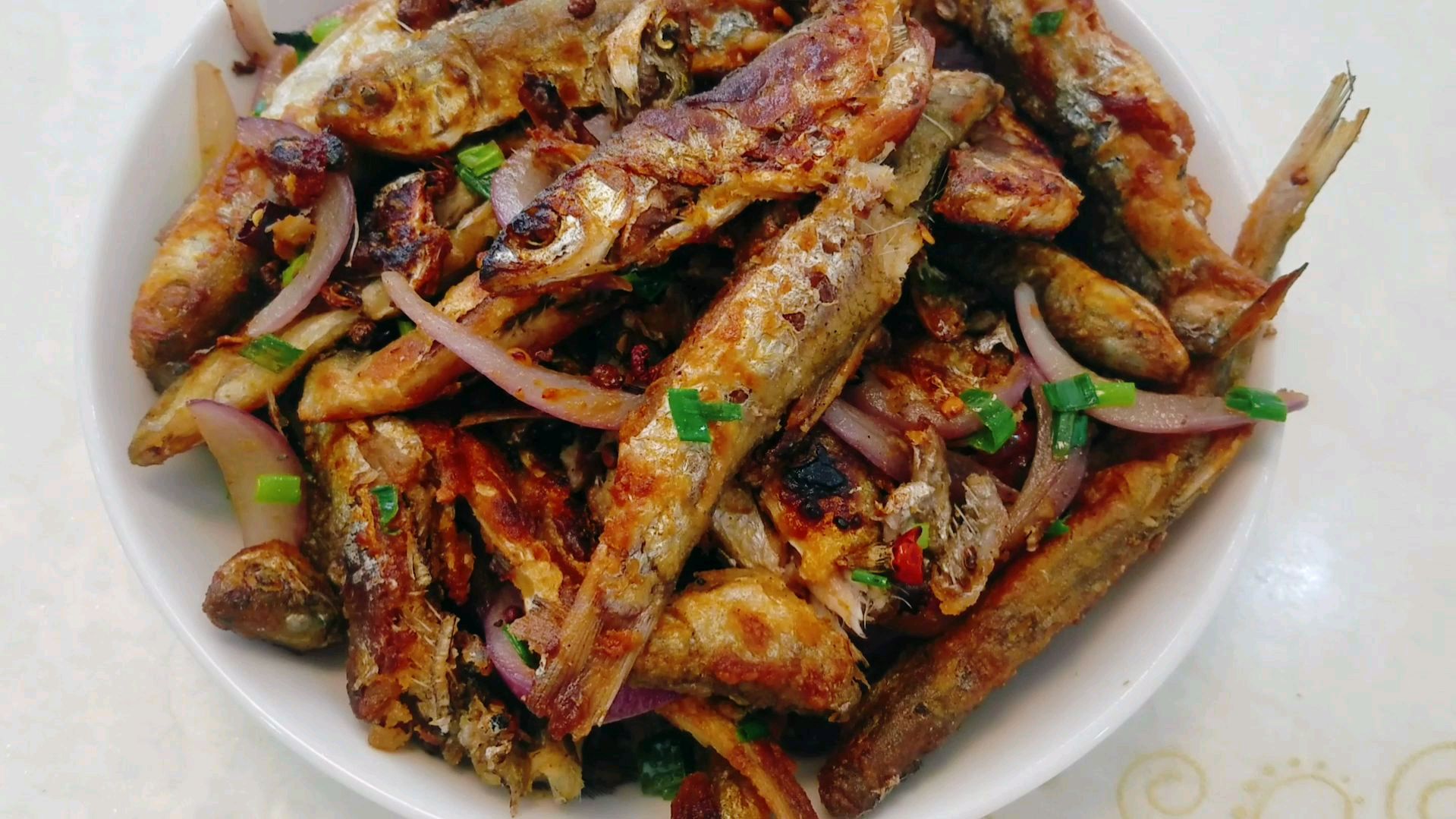 香煎小鱼干的做法这样做金黄酥脆香辣美味