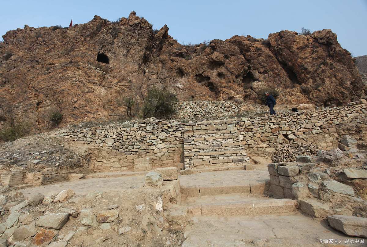 穿越时空的旅行# 龙崖城遗址,位于崇山峻岭之间,是一座充满历史韵味