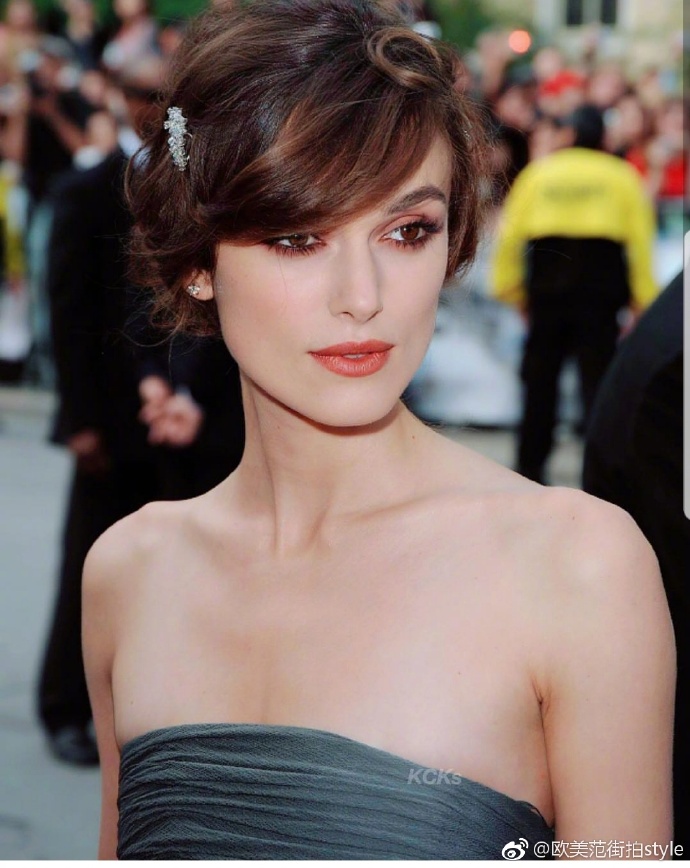 还记得《傲慢与偏见》的女主吗 英伦玫瑰keira knightley造型合集