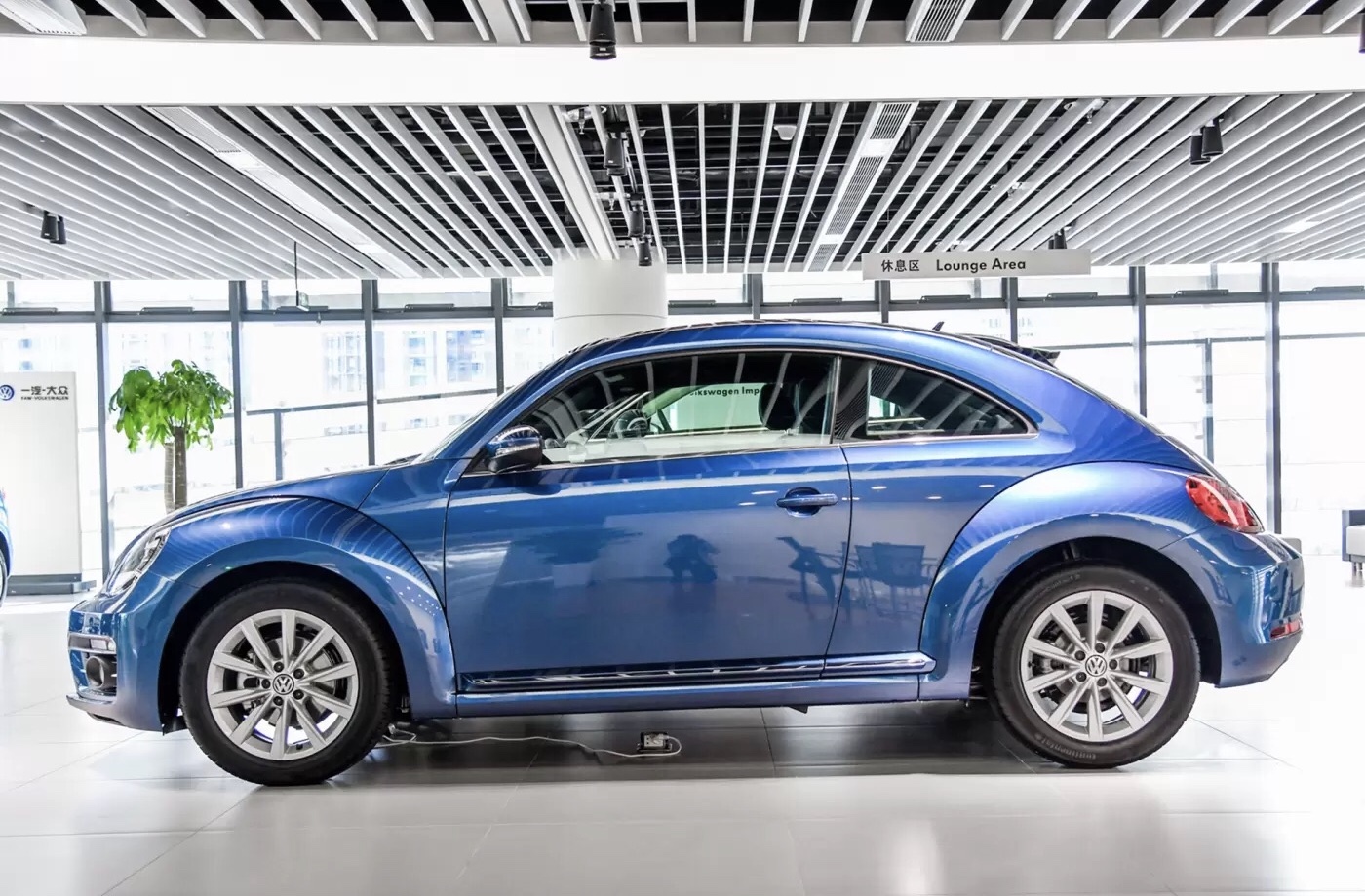 还买啥mini?进口配无框门,号称保时捷"兄弟",圆大灯不足22万