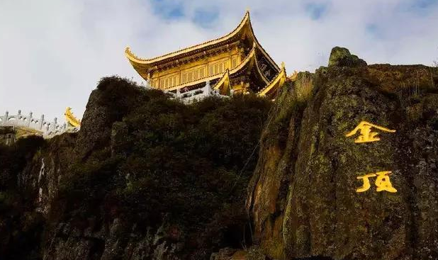 峨眉山金顶舍身崖成"自杀圣地",21岁花季少女跳崖身亡!