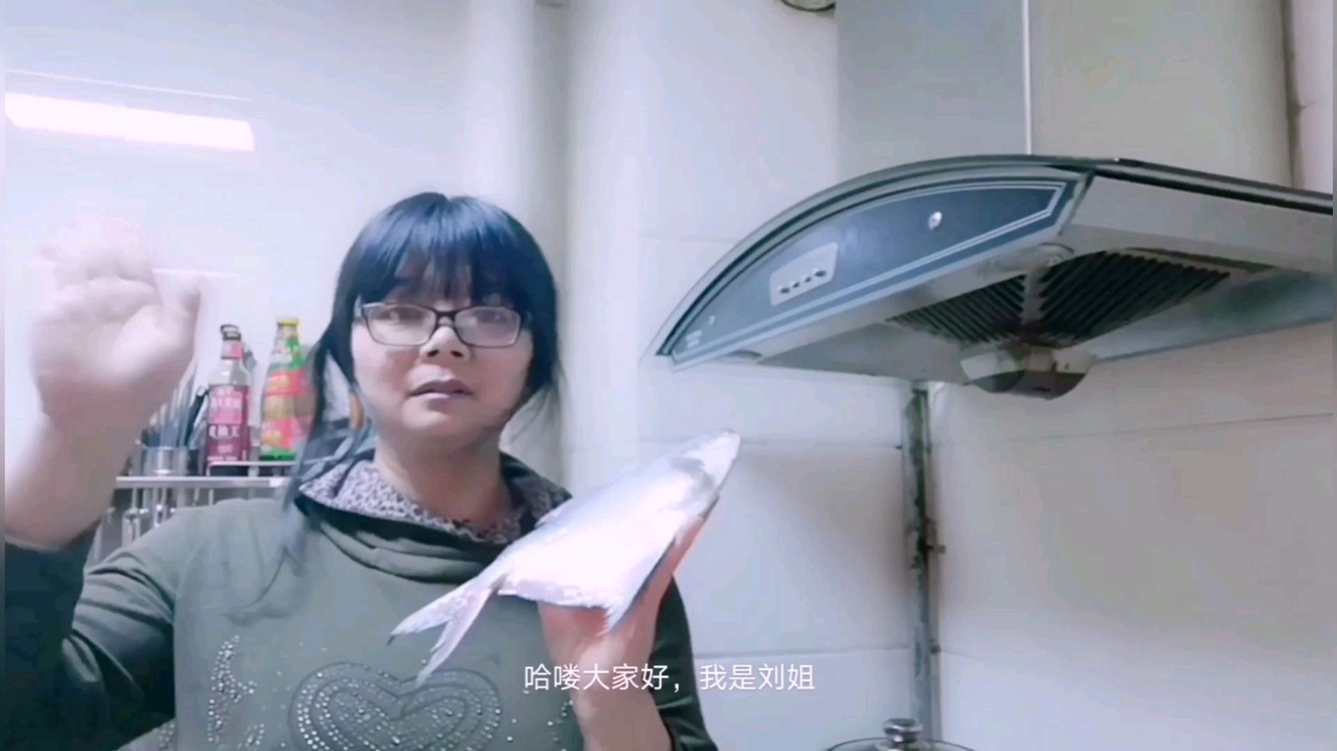 手把手教你家常版酱焖鲳鱼,食材简单,鱼肉鲜嫩无腥味