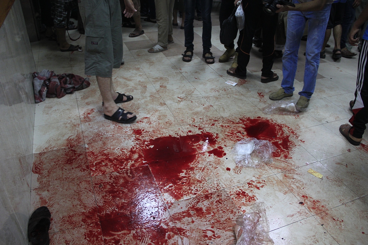 一名女子因感情纠纷竟然捅死了男子,如此残暴的行为让